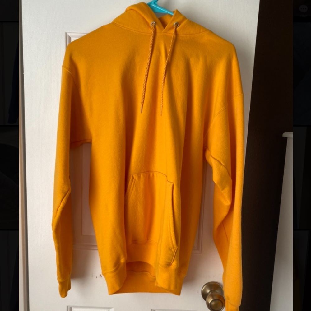 Basic Hanes hoodie